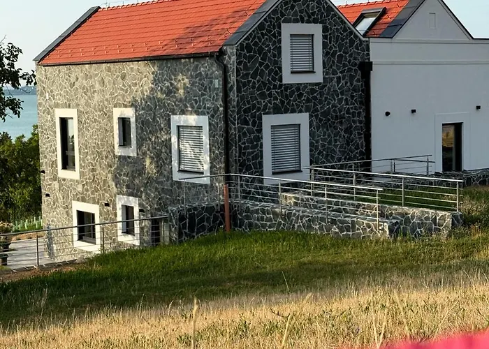 לינה וארוחת בוקר Casa Canem